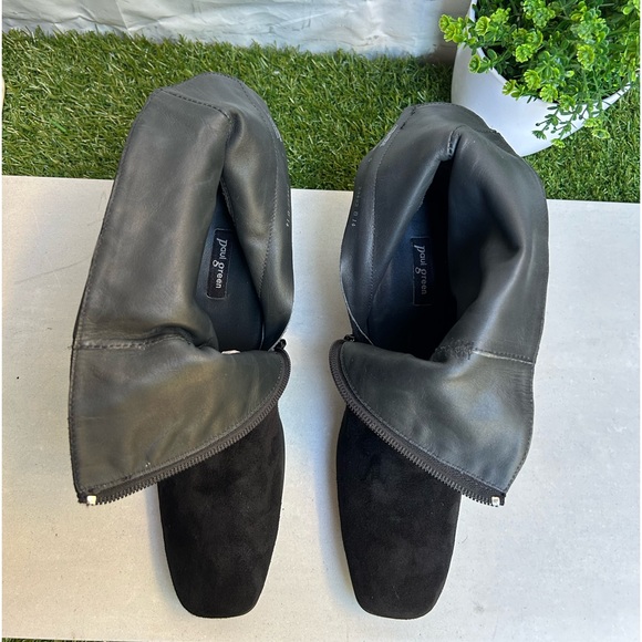 Paul Green Nepal Bootie
SQUARE FLARED BLOCK HEEL SUEDE BLACK  UK 5 US 7.5 
$455 - Picture 14 of 16